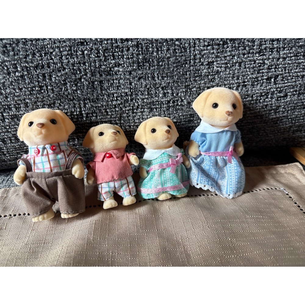 Calico Critters Yellow Labrador Dog Family 4 Figure Set Sylvanian Families